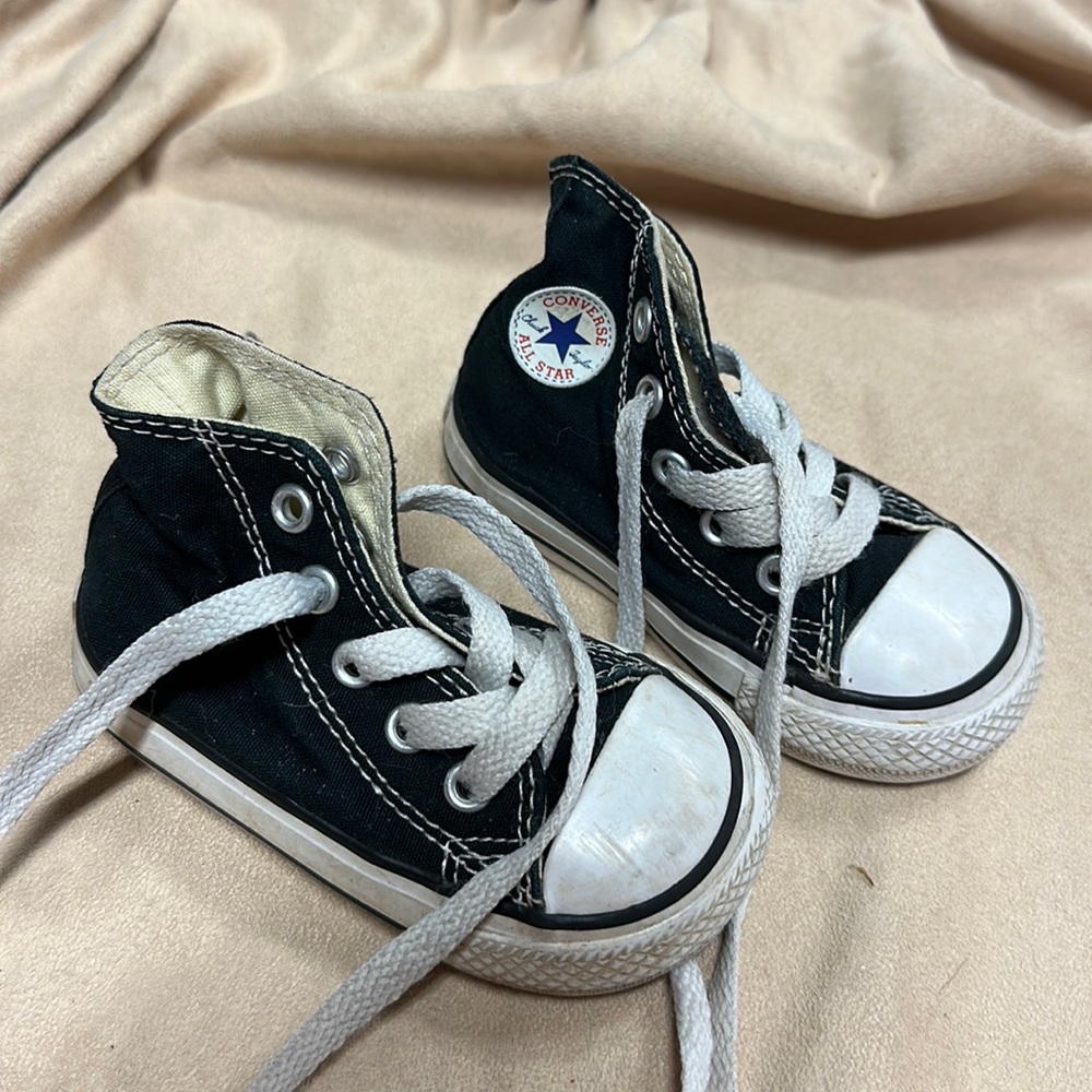 Black converse